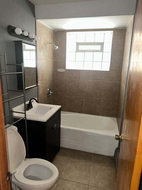 bn-6151 S 76th Avenue, Summit, IL, 60501 | Card Image