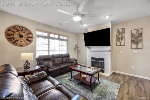 5494 Acorn Ln, Sterling Heights, MI, 48314-3163 | Card Image