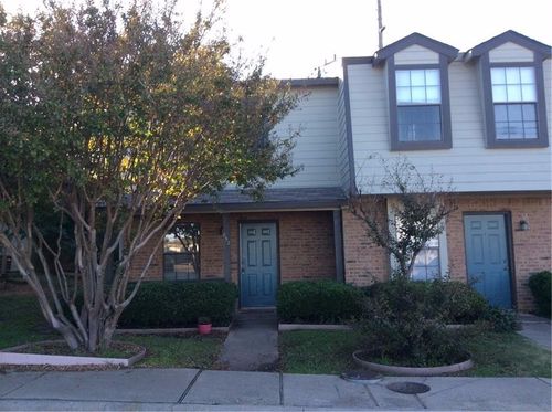852 W Collins St, Denton, TX, 76201-7176 | Card Image