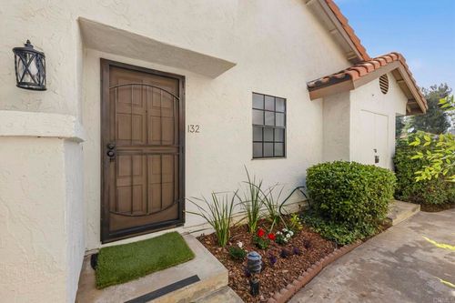 132-1651 S Juniper St, Escondido, CA, 92025-6163 | Card Image
