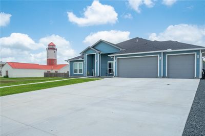 13 Westpointe Drive, House other with 4 bedrooms, 3 bathrooms and null parking in Rockport TX | Image 2