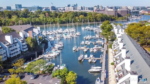 413-73 Harbor Dr, Stamford, CT, 06902-7483 | Card Image
