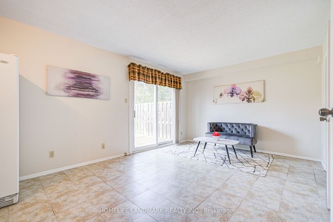 2 - 401 Keats Way, Condo with 5 bedrooms, 3 bathrooms and 1 parking in Waterloo ON | Image 21