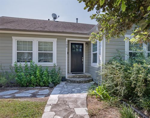 709 Inwood Dr, Bryan, TX, 77802-4028 | Card Image