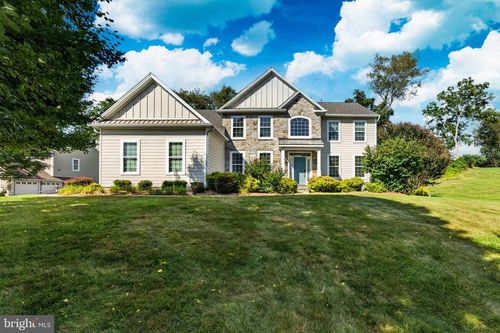 328 Creek Crossing Ln, CHESTER SPRINGS, PA, 19425-1726 | Card Image