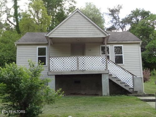 332 Cleveland St, Crossville, TN, 38555-4854 | Card Image