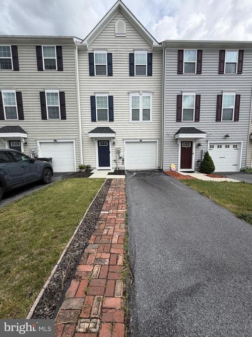174 Ontario Dr, FALLING WATERS, WV, 25419-0170 | Card Image