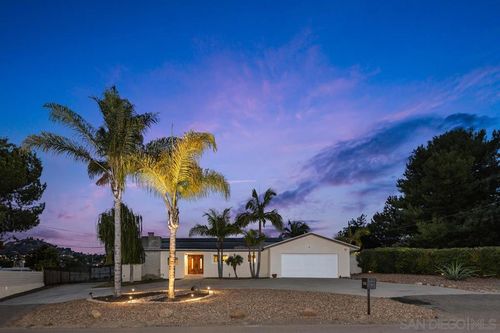 10190 Madrid Way, Spring Valley, CA, 91977-1831 | Card Image