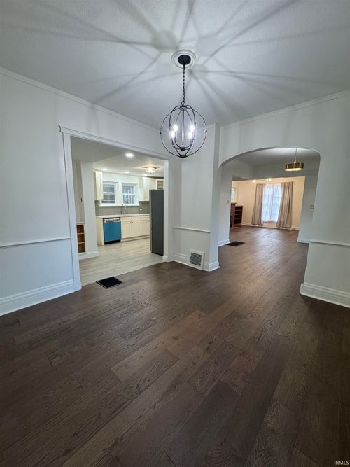 241 W Tipton St, Huntington, IN, 46750-2062 | Card Image