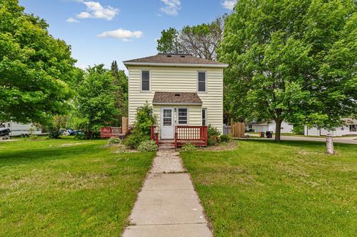 300 Ellington St, West Concord, MN, 55985-2031 | Card Image