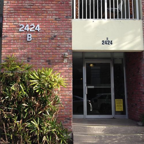 apt-114b-2424 Se 17th St, Fort Lauderdale, FL, 33316-3123 | Card Image