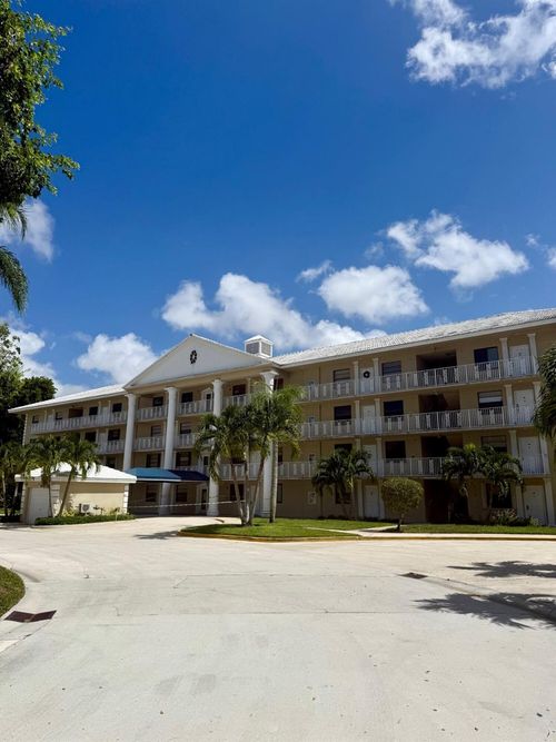 apt-304-3515 Village Blvd, West Palm Beach, FL, 33409-7439 | Card Image