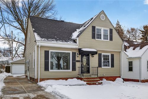 19524 Maple Heights Blvd, Maple Heights, OH, 44137-2315 | Card Image