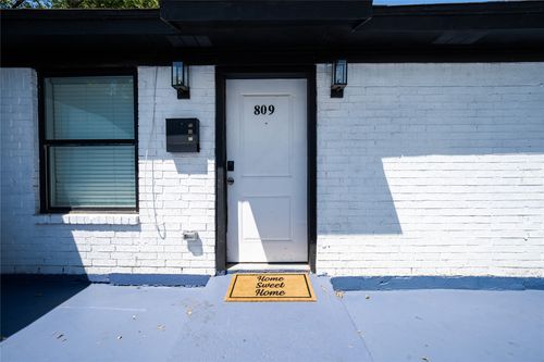 809 W Broadus Ave, Fort Worth, TX, 76115-2408 | Card Image