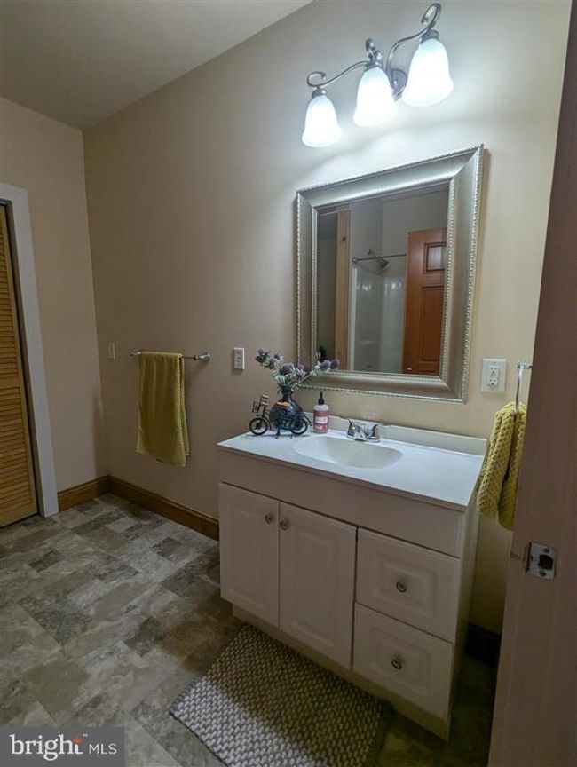 6072 Scuffletown Rd, House other with 3 bedrooms, 4 bathrooms and null parking in BARBOURSVILLE VA | Image 19