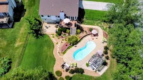 7749 Meadow View Cir, Union, MO, 63084-2431 | Card Image