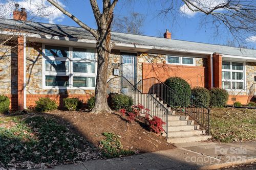 4743 Woodlark Ln, Charlotte, NC, 28211-2259 | Card Image