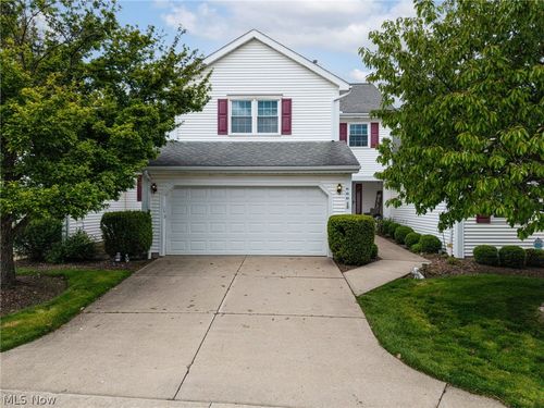 6604 Hidden Lake Trl, Brecksville, OH, 44141-3174 | Card Image