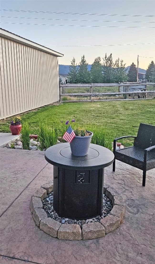 back patio area | Image 30