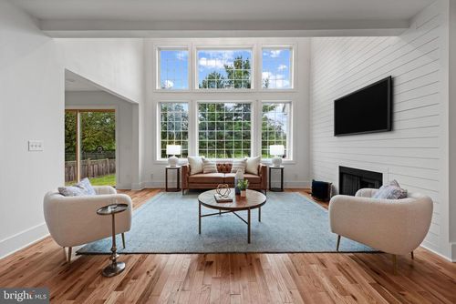 118 W Beechtree Ln, WAYNE, PA, 19087-3213 | Card Image