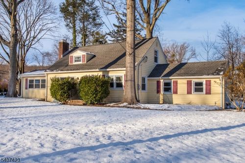 272 Old Tote Rd, Mountainside, NJ, 07092-1837 | Card Image