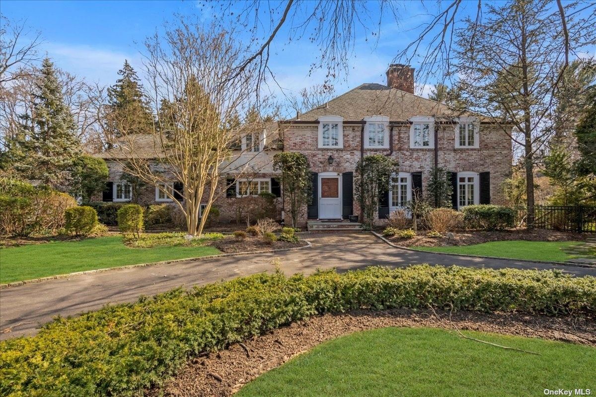 Barkers Point Rd, Port Washington, NY 11050