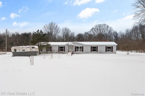 8237 Lambs Rd, Wales, MI, 48027-2615 | Card Image