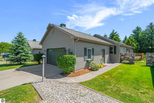 51-3726 Creekside Dr, Traverse City, MI, 49684-7243 | Card Image