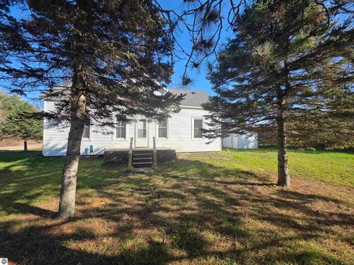2131 W Ogilvie Avenue, Baldwin, MI, 49304 | Card Image