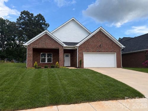 106 Blakemore Dr, Shelby, NC, 28152-9104 | Card Image