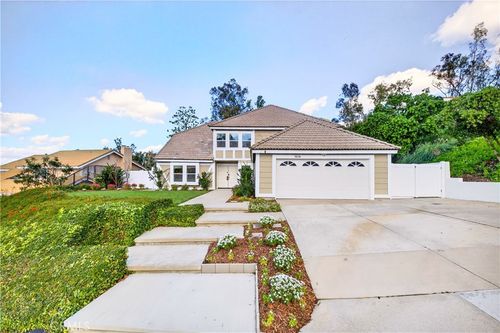 1070 S Road Runner Rd, Anaheim, CA, 92807-4519 | Card Image