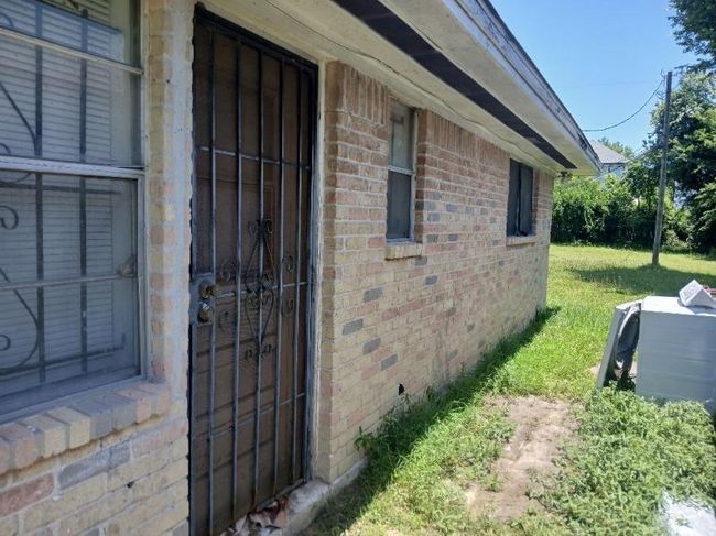 2602 Dalview St, Home with 2 bedrooms, 1 bathrooms and null parking in Houston TX | Image 7