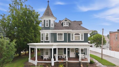 108 W Main St, South Amherst, OH, 44001-2924 | Card Image