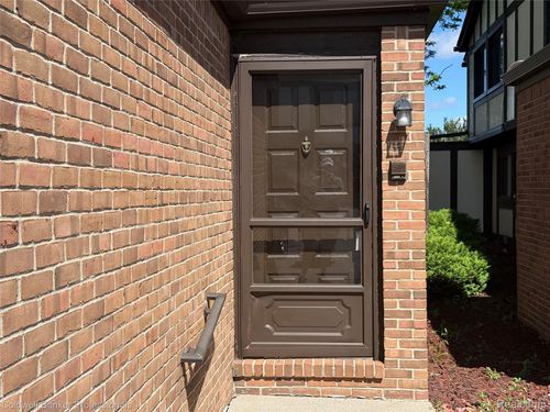 25-309 Country Club Dr, Saint Clair Shores, MI, 48082-1060 | Card Image