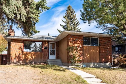 20 Blackthorn Pl Ne, Calgary, AB, T2K4Y3 | Card Image