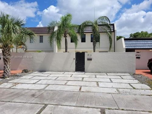 6747-6747 Crooked Palm Ter, Miami Lakes, FL, 33014-2917 | Card Image