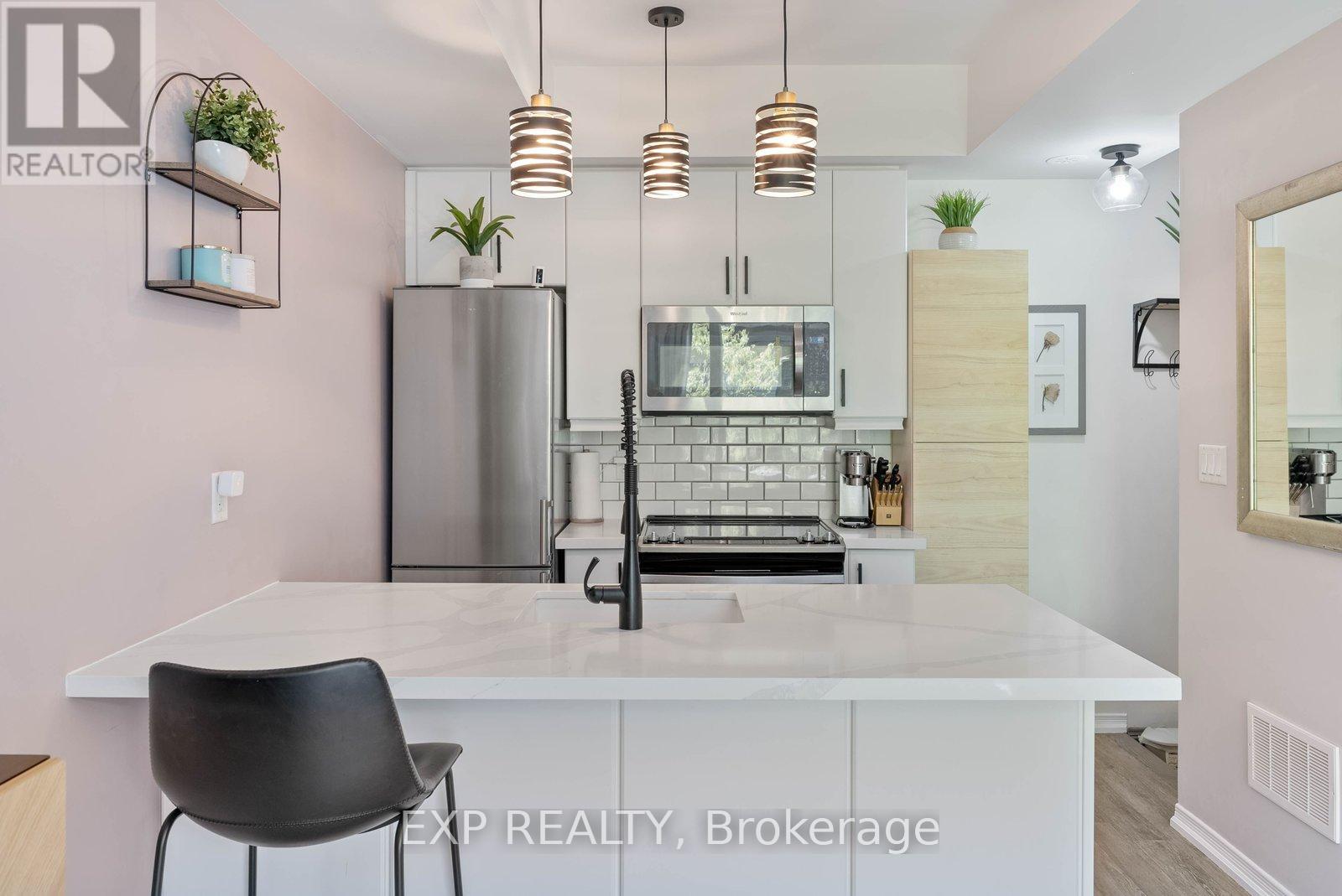 Residential in Toronto (Islington-City Centre West) 2