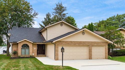 385 Lakeshore Dr W, Hebron, OH, 43025-9433 | Card Image