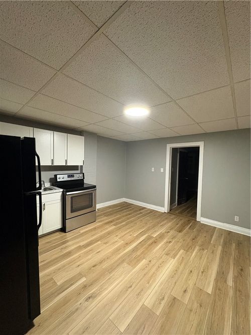 4-1079 3rd Ave, New Kensington, PA, 15068-6227 | Card Image