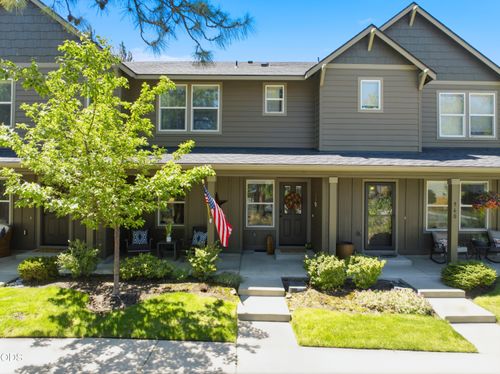 950 N Hindeman St, Sisters, OR, 97759-3128 | Card Image