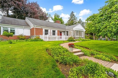133 Tupelo Hill Dr, Cranston, RI, 02920-3746 | Card Image