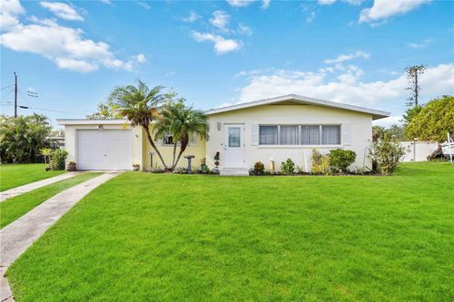 2057 Garden Pkwy, BRADENTON, FL, 34205-5275 | Card Image