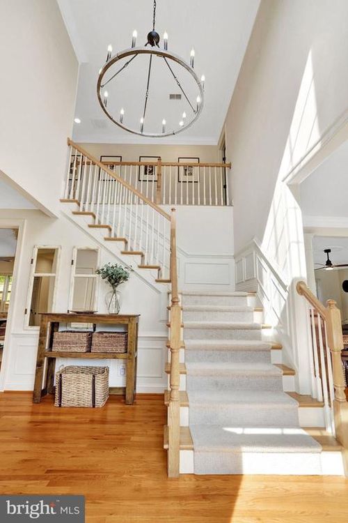 5231 Winter View Dr, ALEXANDRIA, VA, 22312-3914 | Card Image