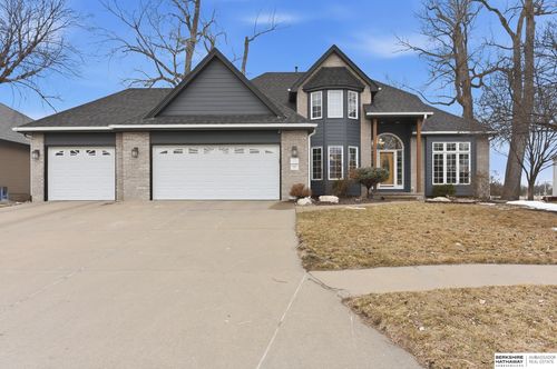 111 Shoreline Dr, Carter Lake, IA, 51510-1069 | Card Image