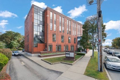 fl-2-333 North Ave, Wakefield, MA, 01880-2321 | Card Image