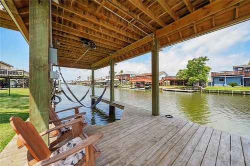 442 Pompano St, Bayou Vista, TX, 77563-2620 | Card Image