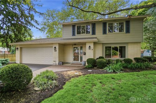 320 S Village Dr, Washingtn Twp, OH, 45459-2130 | Card Image