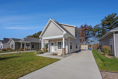 1809 Robinson St, Grand Haven, MI, 49417-8472 | Card Image