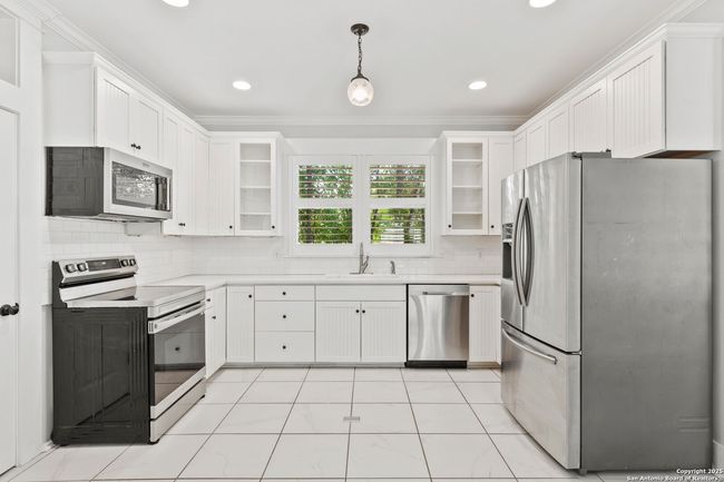 14280 State Highway 16 N, House other with 3 bedrooms, 2 bathrooms and null parking in Medina TX | Image 12