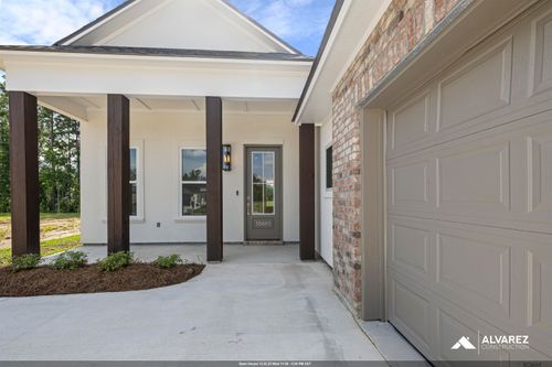 10669 Deric Ave, Denham Springs, LA, 70726-6381 | Card Image